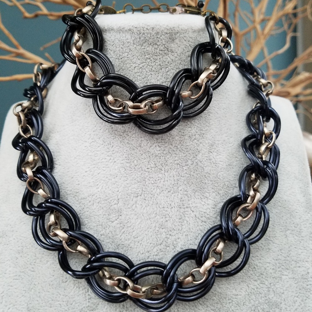 Sabika Bundle Up Choker and Bracelet